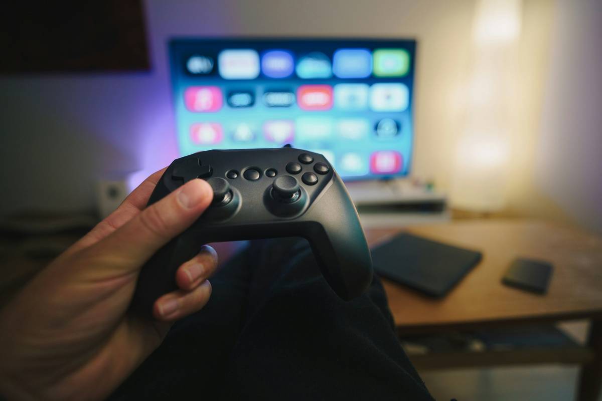Why Your PC Gaming Setup Sucks Without a Controller—And the Best PC Games Using Controller in 2024